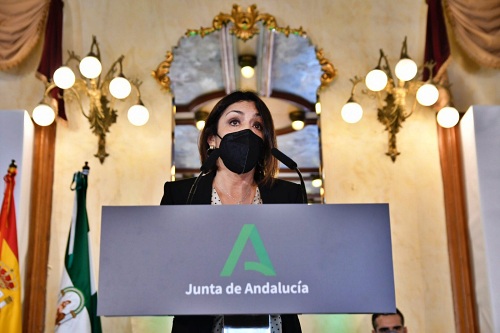 La presidenta del Parlamento destaca el papel de Almería 'reforzando' la identidad andaluza