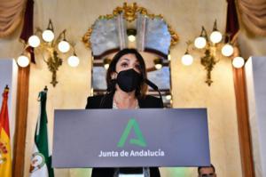 La presidenta del Parlamento destaca el papel de Almería "reforzando" la identidad andaluza