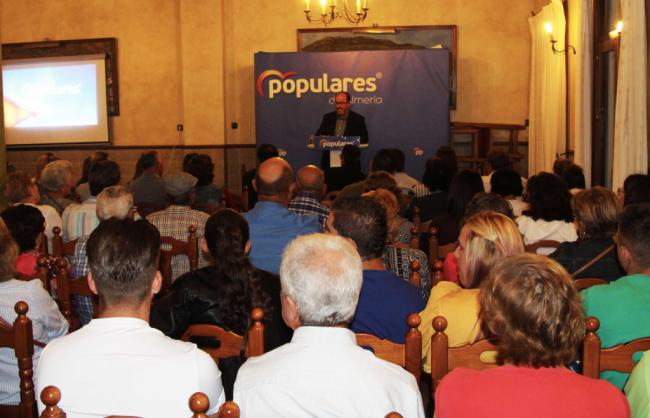 Francisco Lirola reclama el voto para dar respuesta a las necesidades de Dalías