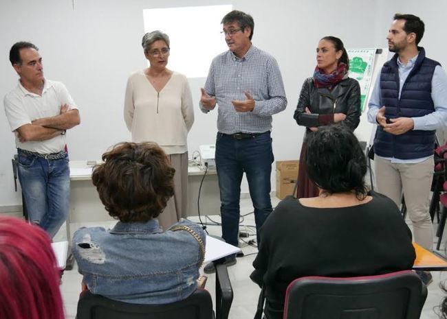 15 mujeres de Adra aprenden floristería en un curso de AFAMMER