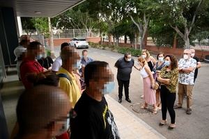 María Vázquez realiza su primer acto como alcaldesa en el Centro Municipal de Acogida