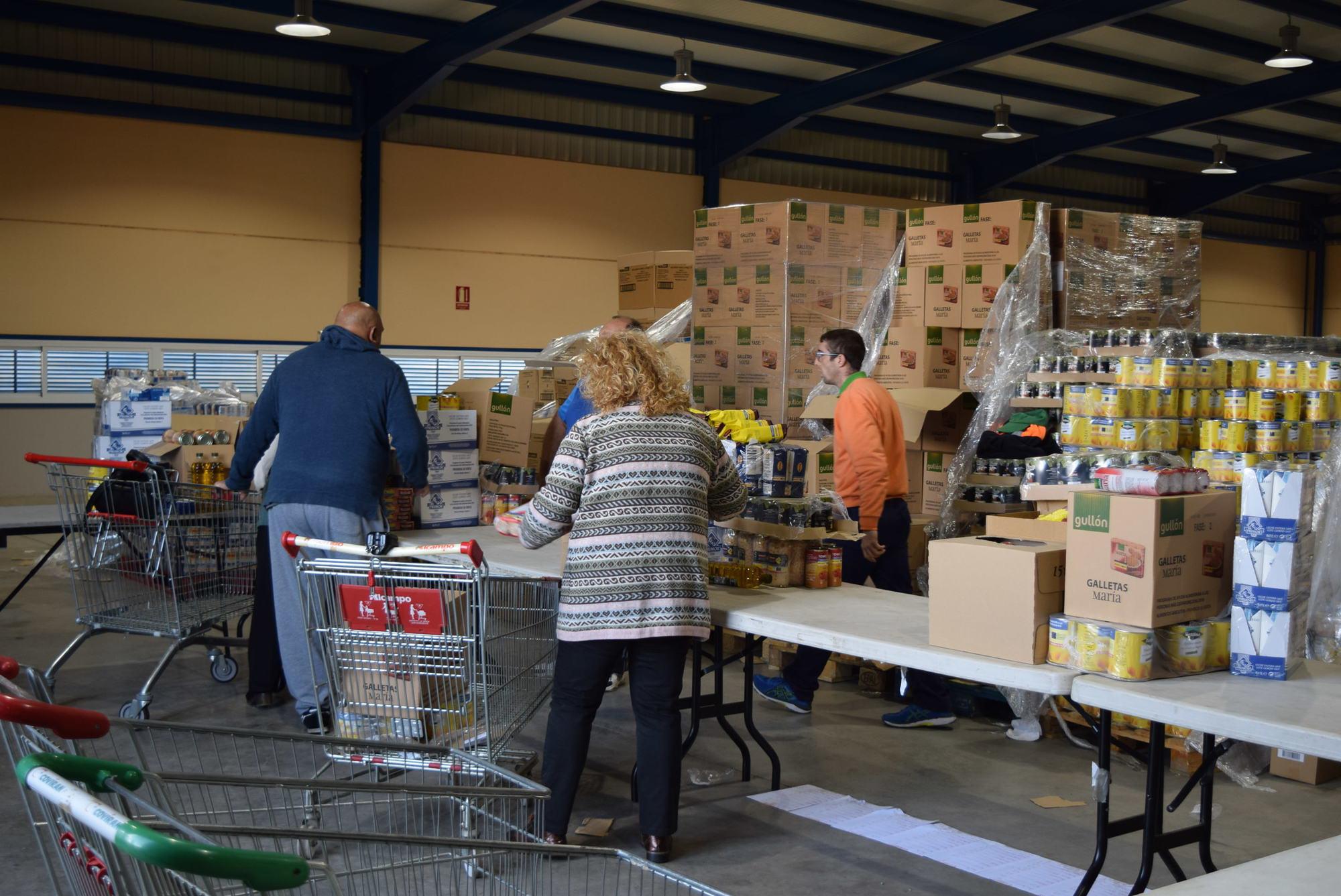 Nuevo reparto de 25.000 kilos de alimentos de primera necesidad a familias de Gádor