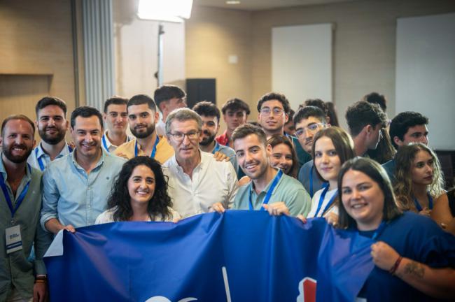 NNGG de Almería asisten a la Escuela de Verano del PP en Torremolinos