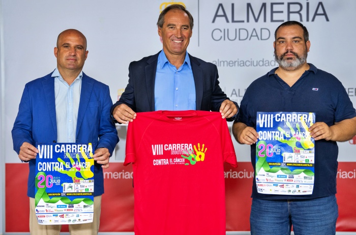 750 personas inscritas en la VIII Carrera Nocturna contra el Cáncer ‘Ciudad de Almería’