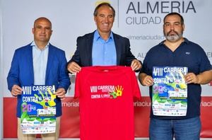 750 personas inscritas en la VIII Carrera Nocturna contra el Cáncer ‘Ciudad de Almería’
