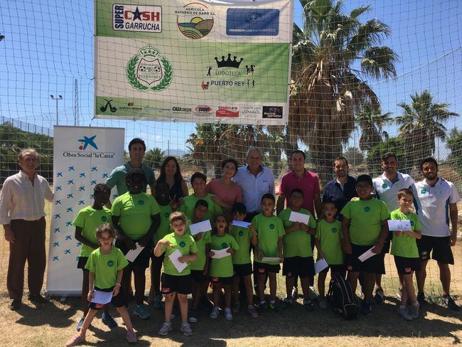 Niños de la escuela de verano de Vera disfrutan de la ludoteca multideporte