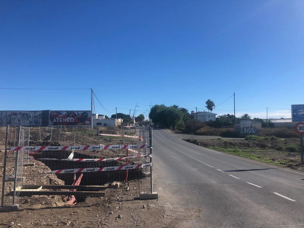 Iniciado acondicionamiento de la carretera del aeropuerto a El Alquián