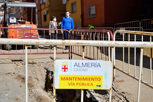 El Ayuntamiento prorroga los contratos de conservación y mantenimiento de calles y colegios