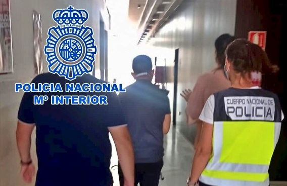 Desarticulada una banda que captaba a extranjeros y les vendía documentación
