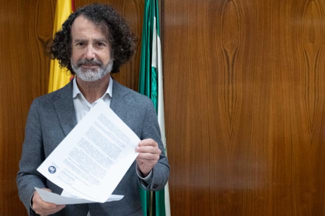 El PP pide al Gobierno que atienda la petición unánime del Parlamento y declare de servicio público el vuelo Almería-Madrid