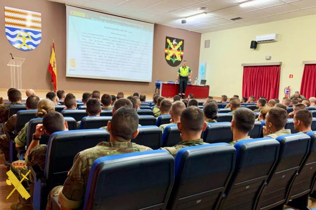 La Guardia Civil capacita a la Brigada de La Legión para “La Desértica”