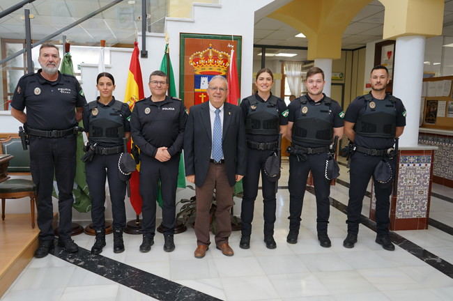Cuatro Nuevos Agentes De La Policía Local De Vícar Inician Sus Prácticas