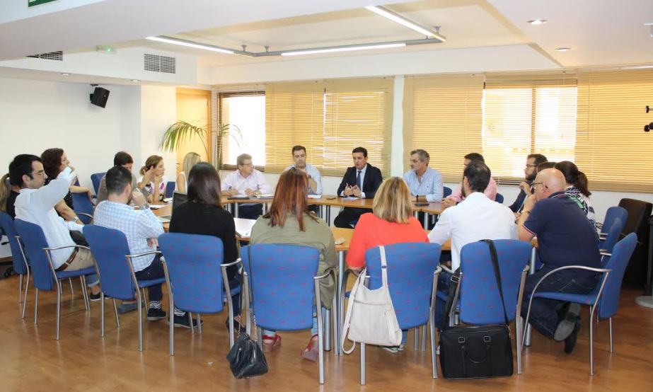 El PP se reclama en Almería como única alternativa al PSOE