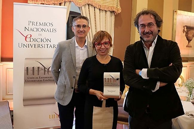 Entregado a la UAL el Premio a la ‘Mejor obra editada’ por Campos de Níjar