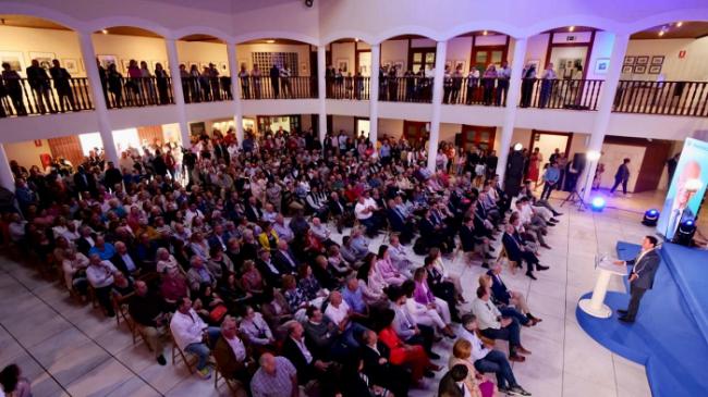 Amat saca pecho de gestión para revalidar la Alcaldía de Roquetas