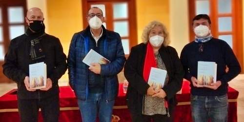 José Antonio Santano presenta su libro recopilatorio de poemas “Silencio'