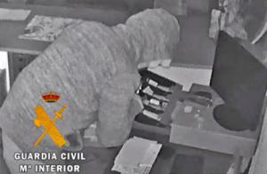 Detenido el exempleado de un bar acusado de robar en establecimientos hosteleros de Olula y Fines