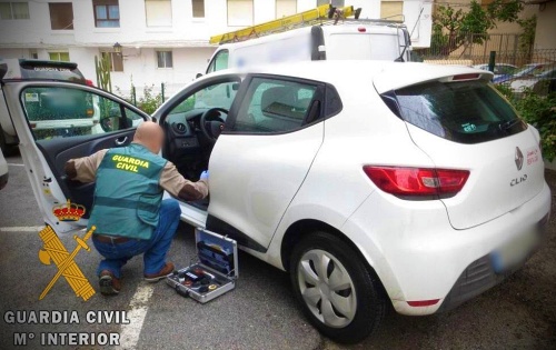 Denuncia el falso robo de su coche para no pagar un multa por conducir en dirección contraria y con exceso de velocidad