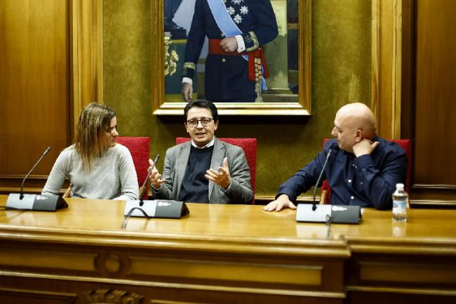 Presentación de la tercera novela del almeriense Juan Gómez Alcaide