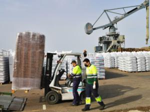 El tráfico de mercancías en los puertos de Almería y Carboneras crece un 41,6% en julio