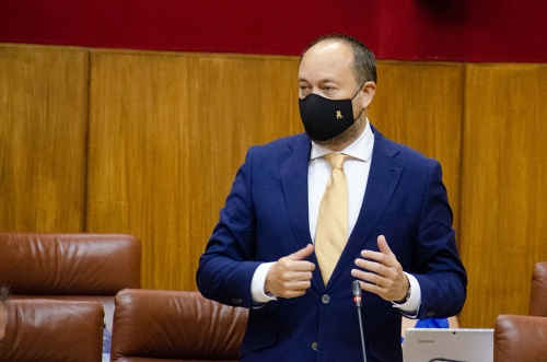 Herrera agradece a Juanma Moreno el Grado de Medicina en la UAL