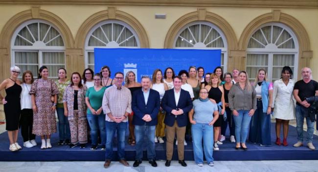 Diputación y Ayuntamiento reciben a los músicos de la III Noche de la Música Latina
