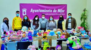 Ayuntamiento de Níjar y Sol Descalzo facilitan que todos los niños reciban a los Reyes Magos