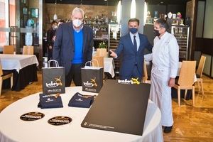 Diputación comienza el reparto del material promocional entre los beneficiarios del Plan Anfitriones ‘Diego García’