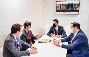Diputación e Iberia se reúnen para abordar la situación aérea de la provincia