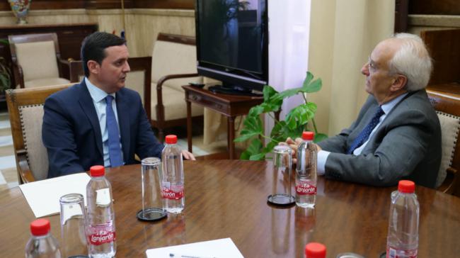 Primer encuentro institucional entre el subdelegado y el nuevo presidente de Diputación