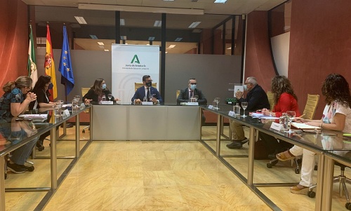 Cardenete apuesta por el diálogo para afrontar el reto de la educación