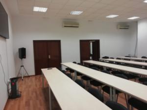 80.000 euros para una sala de prensa en la Audiencia Provincial... sin internet