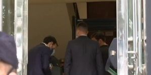 Santi Mina y David Goldar declaran a puerta cerrada por la acusación de abusos sexuales