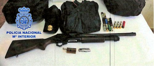 4 detenidos con 40 detenciones pillados con una escopeta robada