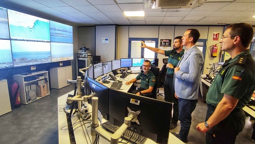 El número de inmigrantes interceptados en aguas de Almería ha descendido más del 30%