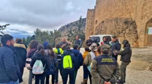 La Junta de Andalucía libera un buitre negro y un milano en Vélez-Blanco