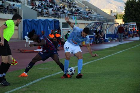 El CD El Ejido salta al liderato tras doblegar al Yeclano Deportivo (2-0)