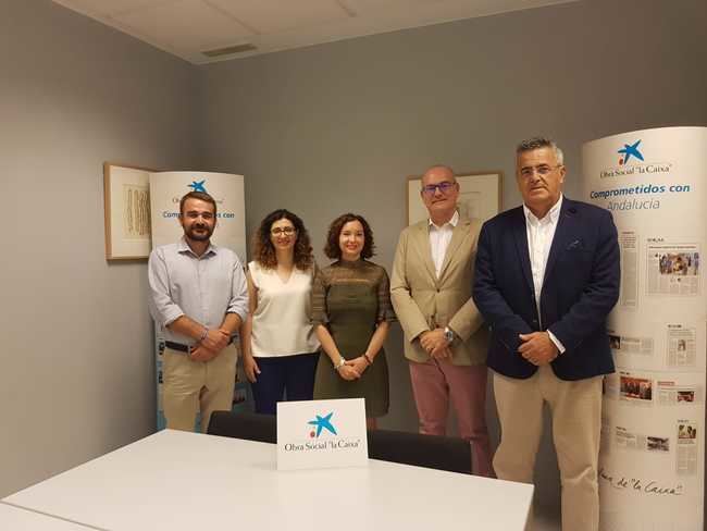 Alhambra Nievas se convierte en patrona de honor de la ‘Fundación URA Clan’