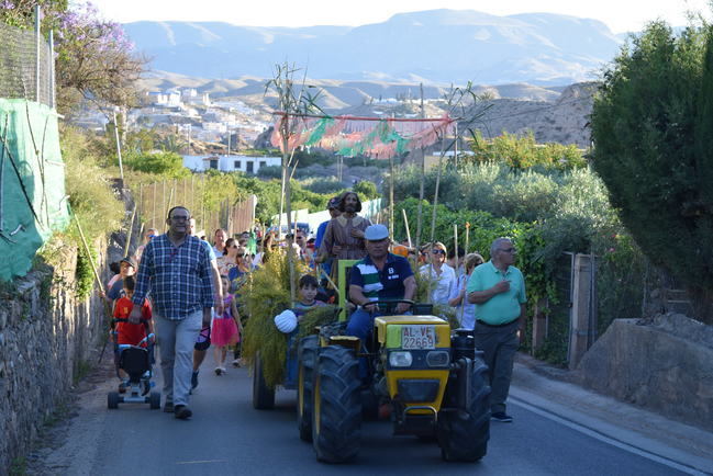 Cientos de gadorenses participan en la romería popular en honor a San Isidro