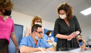 La alcaldesa visita Asalsido en el 33 aniversario de su fundación