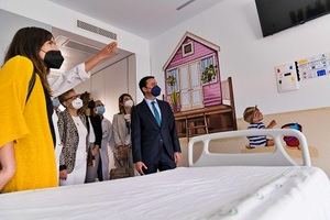Diputación y ARGAR humanizan con ilustraciones Oncología del Materno Infantil
