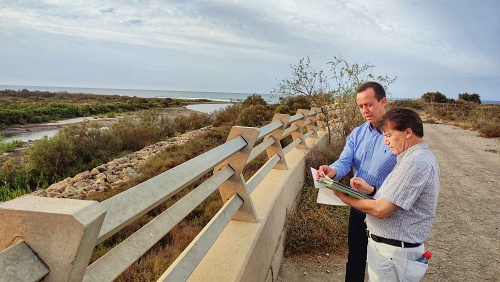 Dos empresas compiten por el proyecto de pasarela sobre el río Andarax
