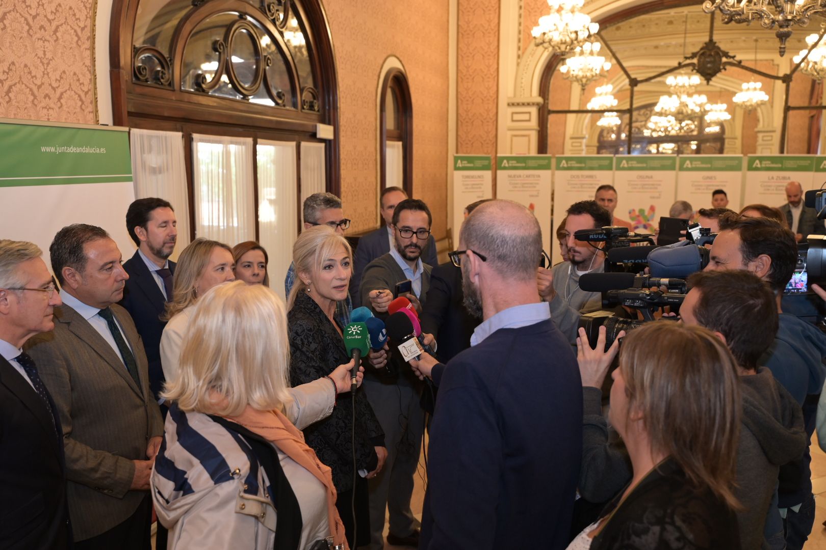 23.600 las solicitudes recibidas en Almería para el cheque escolar de 100 euros