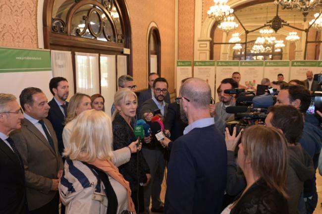 23.600 las solicitudes recibidas en Almería para el cheque escolar de 100 euros