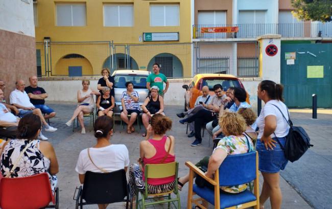 Podemos solo junta a una veintena de vecinos en Pescadería