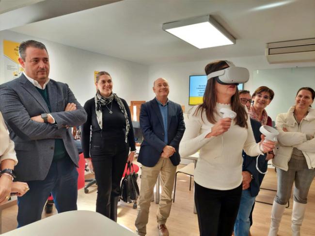 Junta y Diputación inauguran el Punto Vuela Guadalinfo de Serón