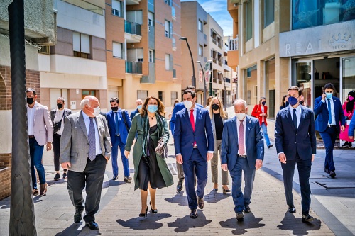 El presidente de Andalucía visita Roquetas de Mar