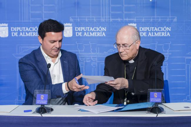 Diputación y Obispado invertirán 430.000 € en la puesta en valor de 18 iglesias de 15 municipios