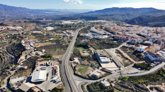La Junta adjudica por dos millones de euros la mejora del acceso a Alhama de Almería