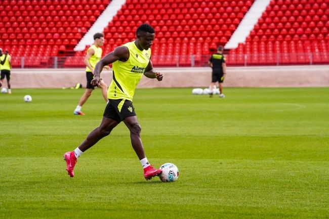 Soko regresa a los entrenamientos con la UD Almería